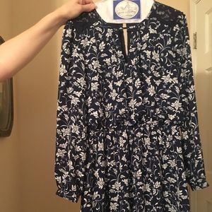 Size M Express navy-blue and cream flowered dress